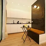 Studio Fonctionnel Tout Equipe Batignolles - 2P